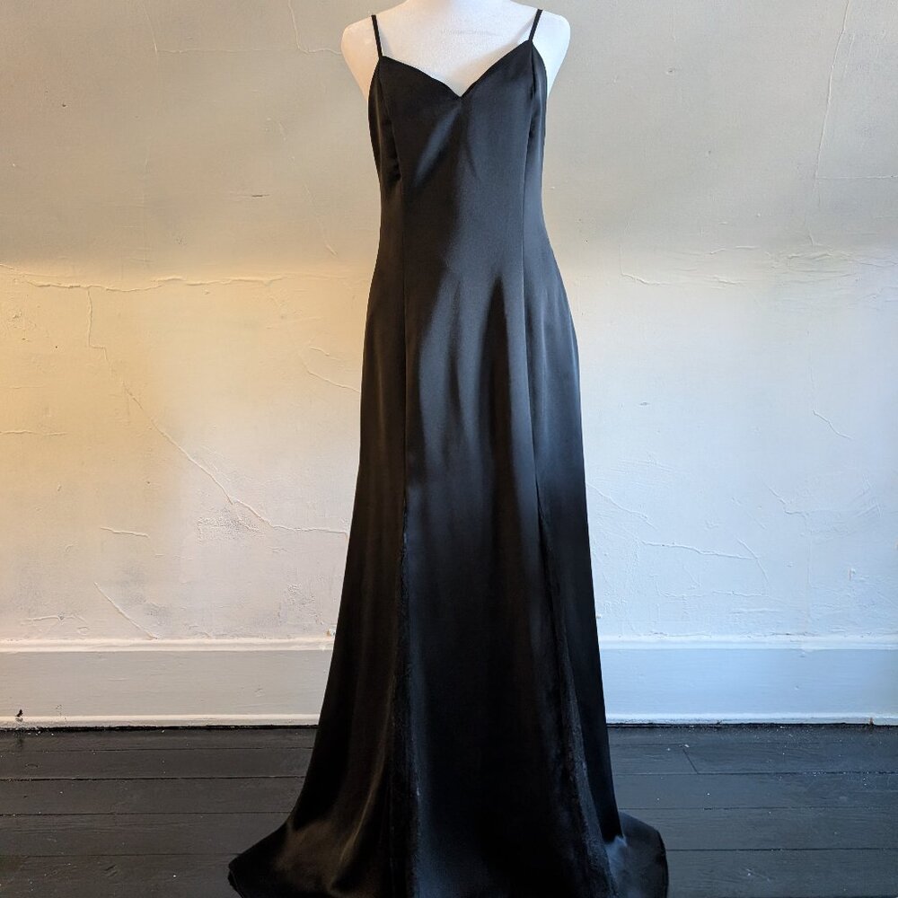 guess by marciano diane whimsygoth lace maxi dress in black (small)
